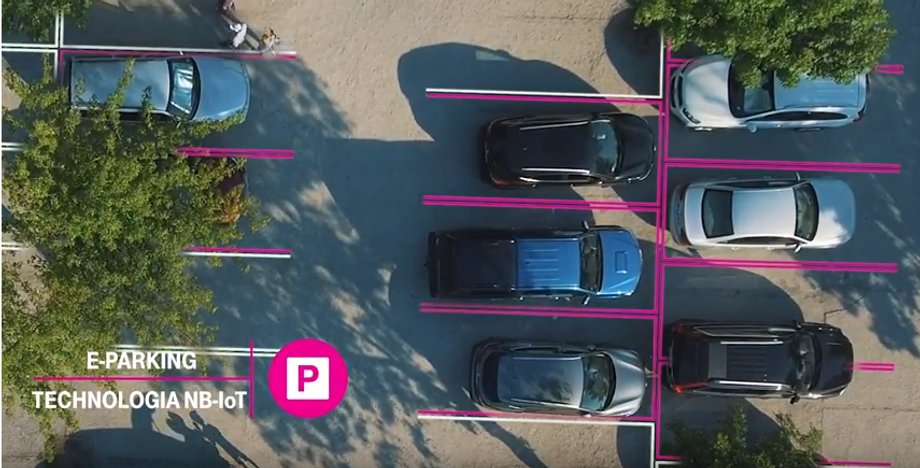 Smart City to także monitoring ruchu ulicznego połączony z systemem inteligentnych parkingów, automatycznie zliczających wolne i zajęte miejsca