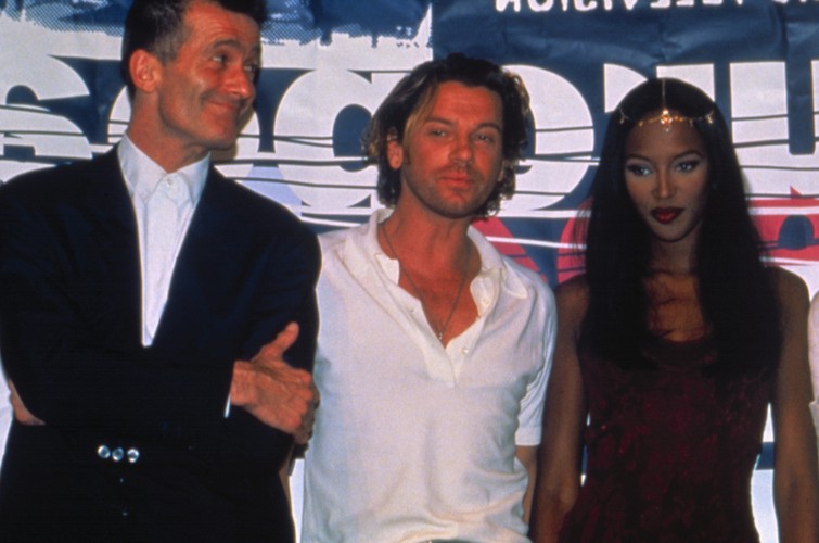 Ray Cokes, Michael Hutchence i Naomi Campbell na MTV Music Awards