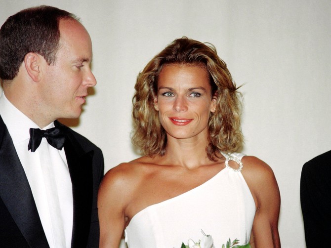 Bivši muž princeze Stefani od Monaka tvrdi da mu je nameštena afera sa mis golih grudi Belgije