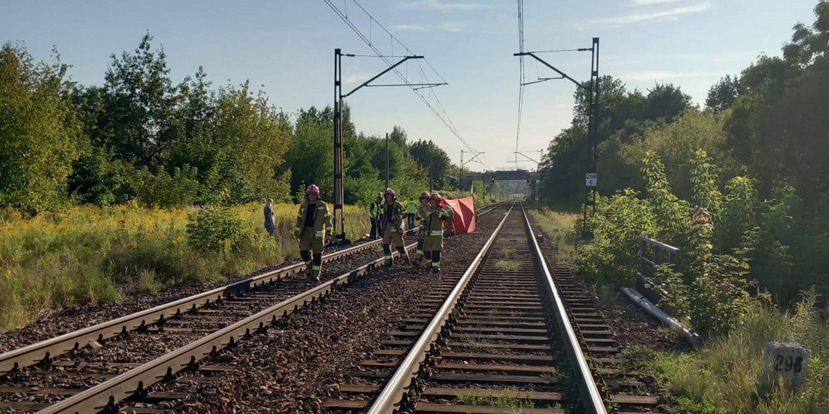 Nastolatka zginęła na torach. 