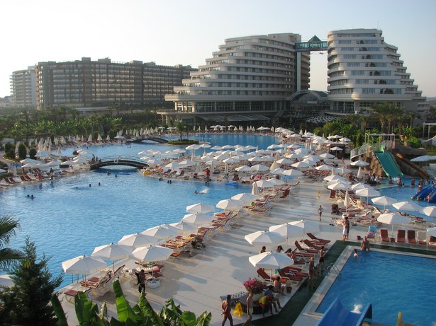 Antalya, Turcja. Na zdjęciu Miracle Resort. Fot. bortescristian, źródło: flickr.com. Licencja CC Attribution 2.0 Generic.