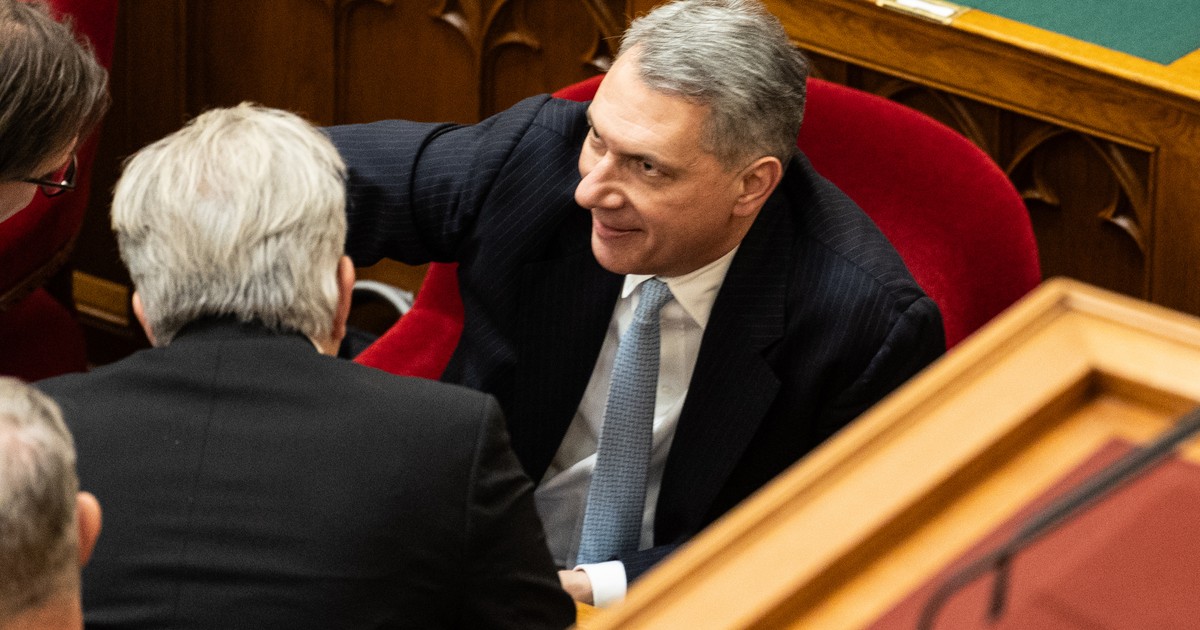 Lázár János elismerte, akár nemzeti konzultáció is lehet az új KRESZ-ről