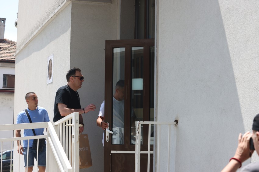 Mane Ćuruvija u poseti Mini Kostić