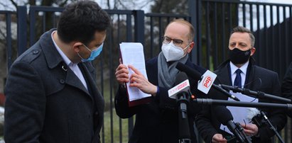 Przerwał posłom KO konferencję. "Wprowadzacie ludzi w błąd!"