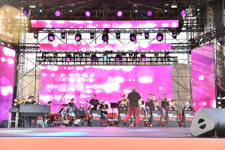 Chopin University Big Band pod dyr Piotra Kostrzewy Scena Główna (Dolna Rówień Krupowa) Lato z Radiem Festiwal 2019 Zakopane