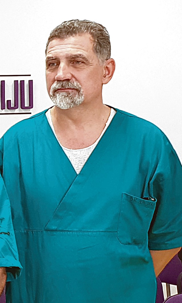 Od kosti noge napravili pršljenove: Dr Nebojša Stojanović