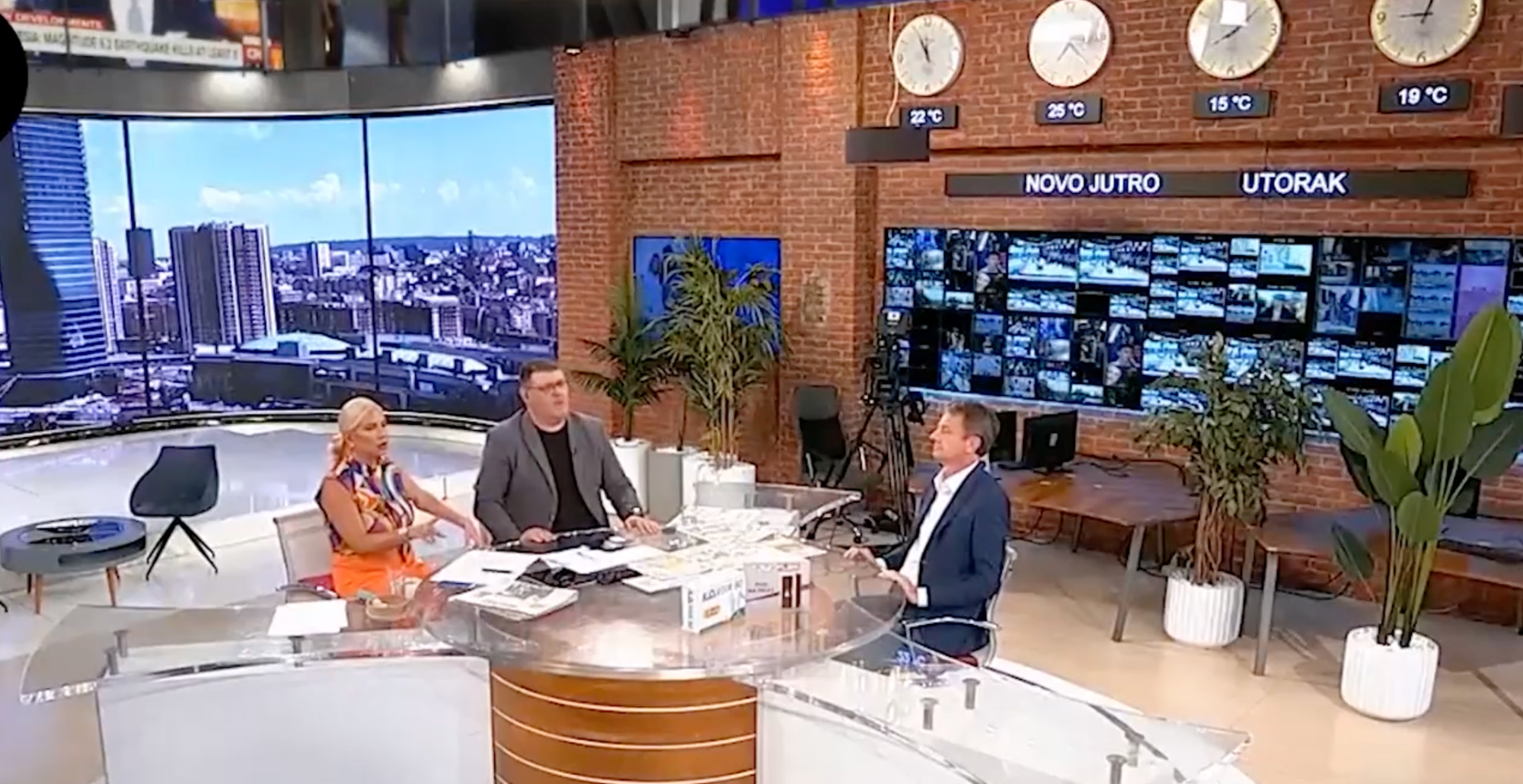 Srbský minister pre verejné investície Darko Glišić počas rozhovoru v TV Pink. 