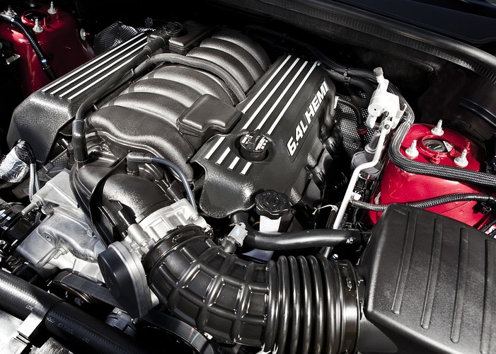 ...topowy model marki a pod maską serce bestii - fanom nie trzeba tłumaczyć co oznacza HEMI