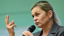 Tak MEN chce zapłacić nauczycielom za nadgodziny. Związkowcy zbulwersowani