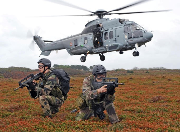 Śmigłowiec został zwycięzcą śmigłowcowych programów modernizacyjnych wielu sił zbrojnych na całym świecie. Kupiły go już takie kraje jak Francja, Brazylia, Meksyk, Malezja, Indonezja i Kazachstan. Trwają negocjacje w sprawie dostawy EC725 do kolejnych krajów. fot. Eurocopter