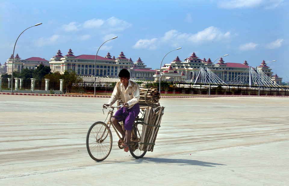 Naypyidaw, Parlament