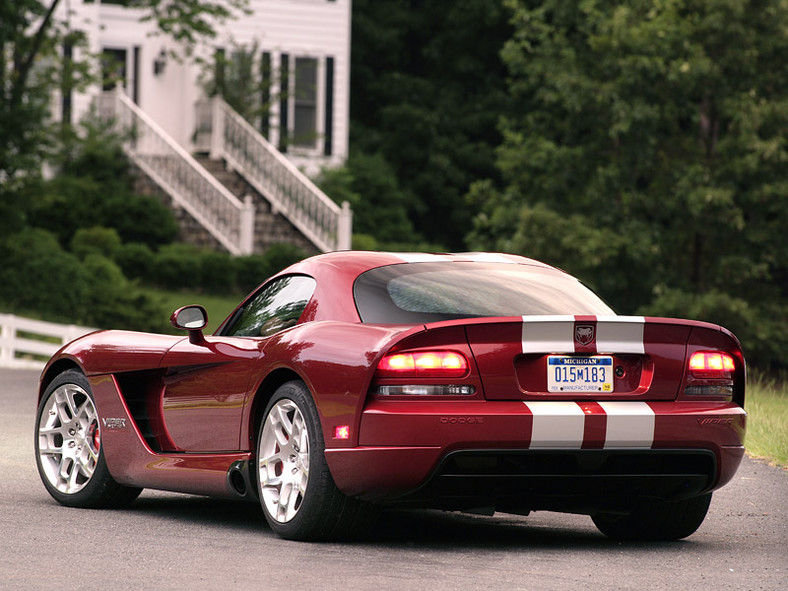 Dodge Viper SRT10 nie zamierza zejść ze sceny