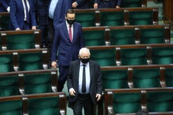 Kaczyński o wecie unijnego budżetu: To oczywiste, bo to byłaby utrata suwerenności naszego kraju