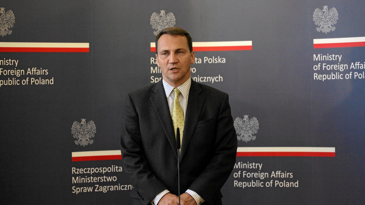 Minister spraw zagranicznych Radosław Sikorski odwiedzi Gruzję. Szef polskiej dyplomacji razem z ministrem spraw zagranicznych Szwecji Carlem Bildtem spotka się m.in. z prezydentem Micheilem Saakaszwilim i liderami opozycji. Nieoficjalnie mówi się jednak, że Sikorski i Bildt będą starali się łagodzić spory między przyjacielem Lecha Kaczyńskiego, a opozycją. To szczególnie ważne wydarzenie, bo już za kilka tygodni w Gruzji dojdzie do wyborów parlamentarnych, po których tekę premiera może objąć właśnie Saakaszwili.