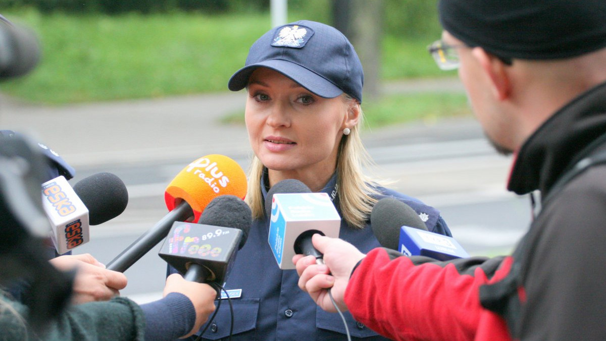 Wakacje skończyły się już na dobre. Niemal codziennie nasze dzieci będą chodziły do swoich szkół. Policja podsumowała tegoroczny okres wakacyjny i przystąpiła do akcji "Bezpieczna droga do szkoły". Funkcjonariusze będą uczestniczyć m.in. w lekcjach wychowania komunikacyjnego.