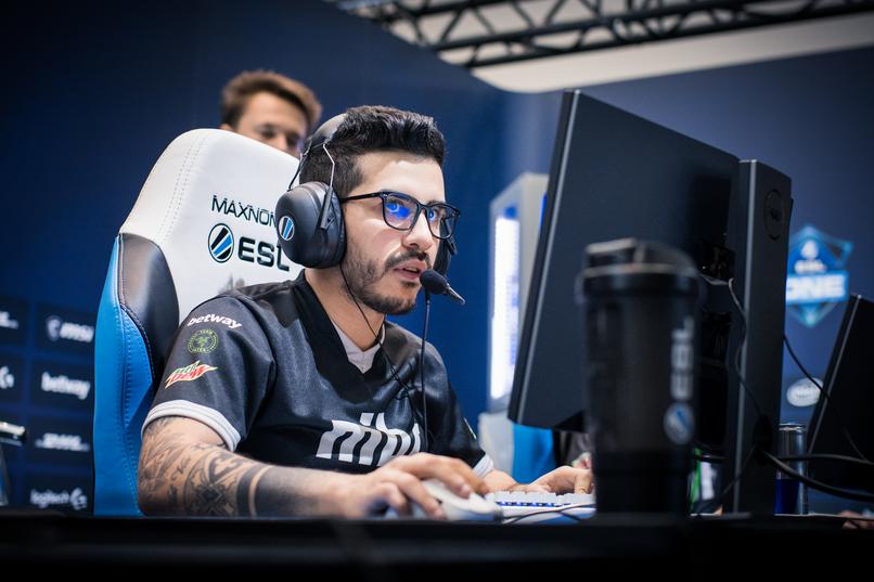 Наклейка coldzera foil. Coldzera. Coldzera 16 0. Прицел колдзера. Coldzera граффити.