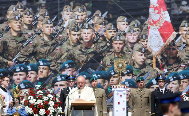 Kardynał Nycz także do polityków: Nie wystarczy zawiesić spory na czas przyjazdu papieża