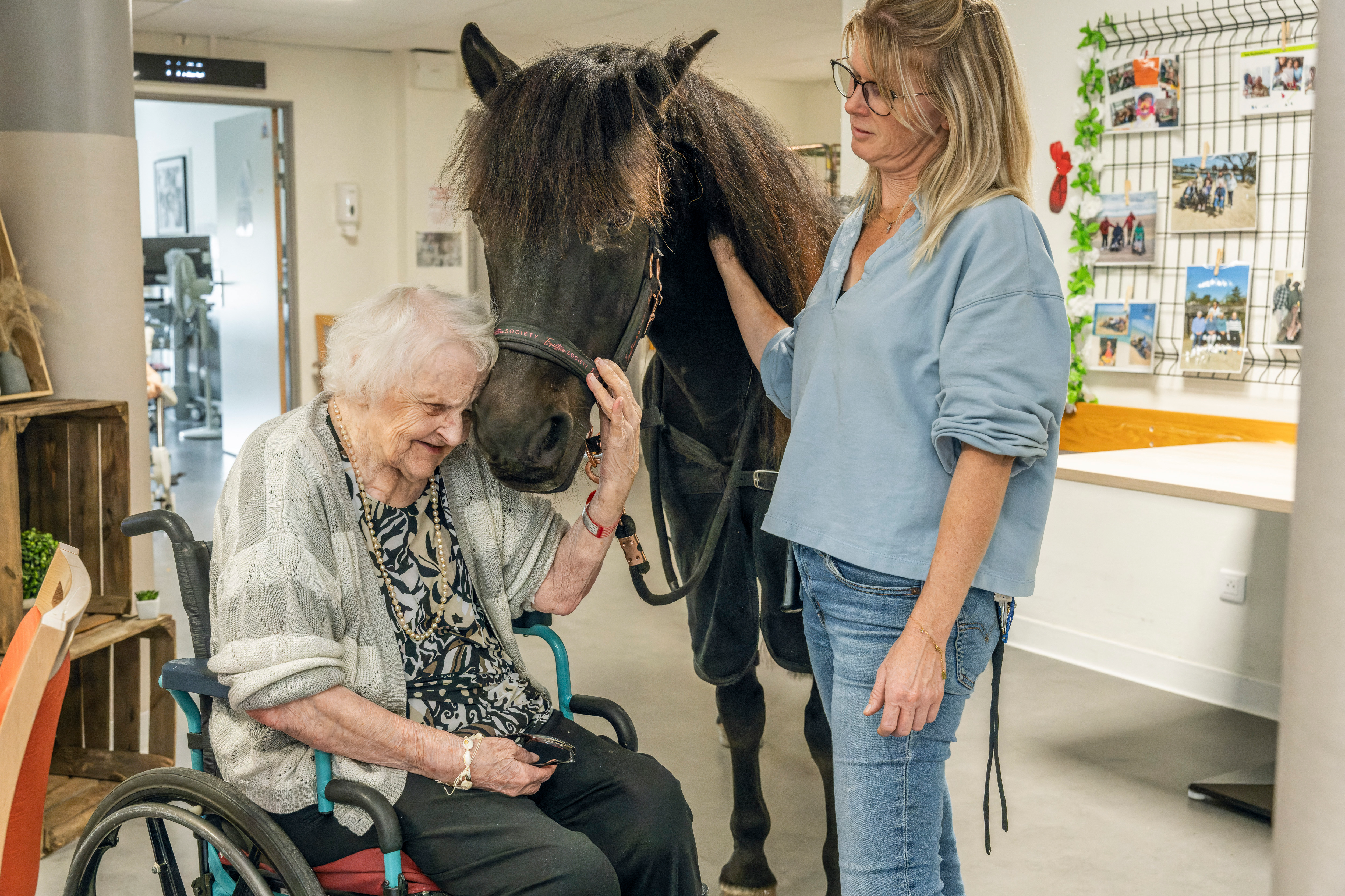 Soins aux seniors: 150 000 à 200 000 emplois nécessaires d'ici 2050