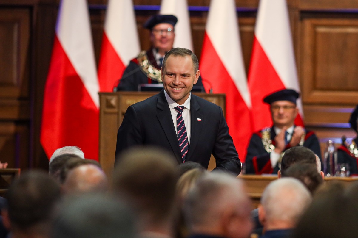 Prezydent Nawrocki przywrócił nauczycielom przywilej. Ale tylko na pół roku