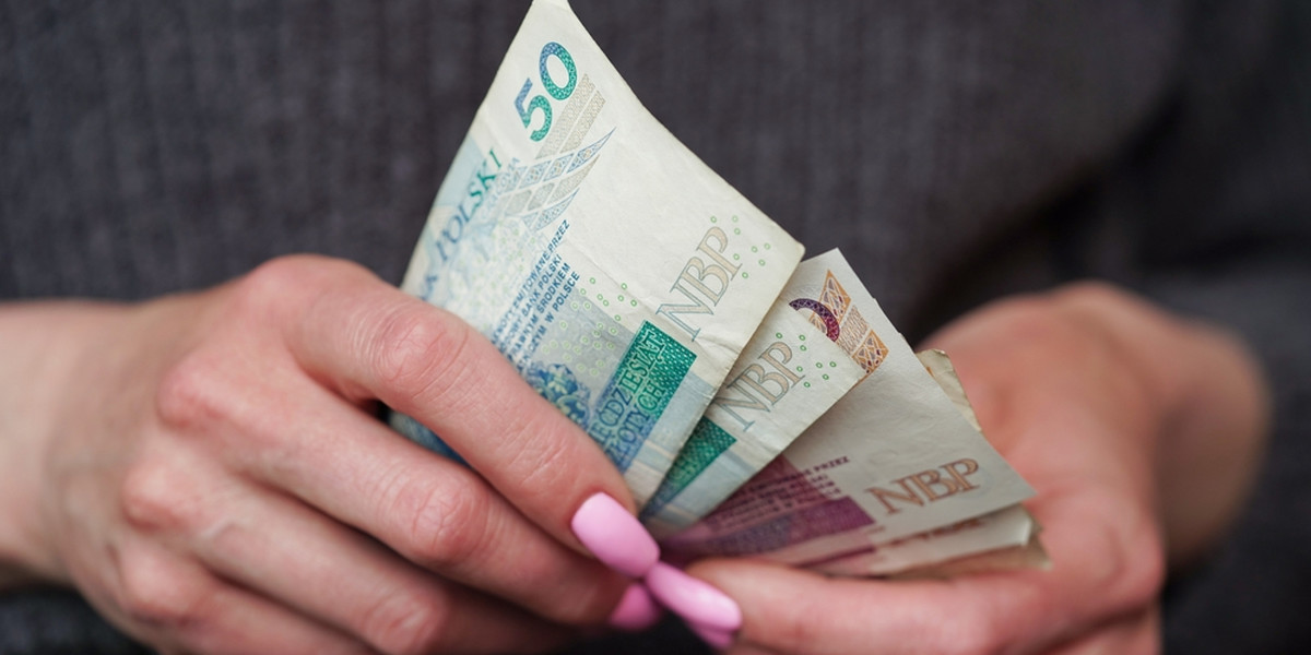 Od 1 lipca ma obowiązywać zarówno nowe rozporządzenie, jak i nowelizacja ustawy, które wpłyną na pensje Polaków