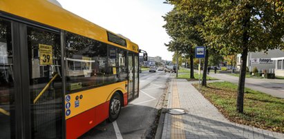 Mężczyzna zaatakowany w autobusie miejskim. Powód szokuje!