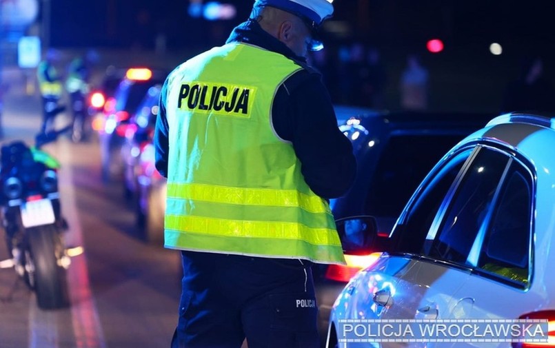 Miłośnicy tuningu i szybkiej jazdy spotkali się we Wrocławiu. Niespodziankę zgotowała im policja