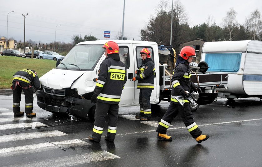 Wypadek na skrzyżowaniu Maratońskiej i Sanitariuszek