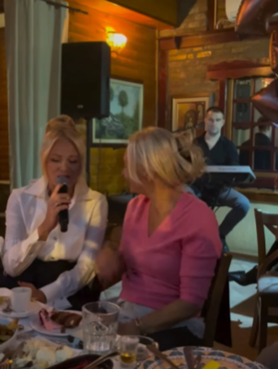 Slavlje kod Šaulića, Ilda peva, Sanela plače kao kiša