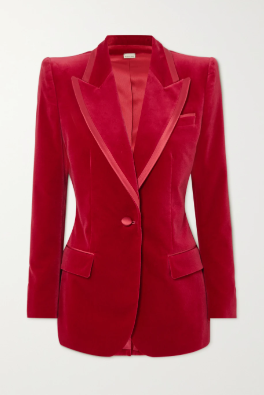 Rotfarbener Samt-Blazer «Aria» aus Stretch-Baumwolle mit Seidenbesätzen von Gucci für etwa 2293 Franken, via Net-A-Porter.