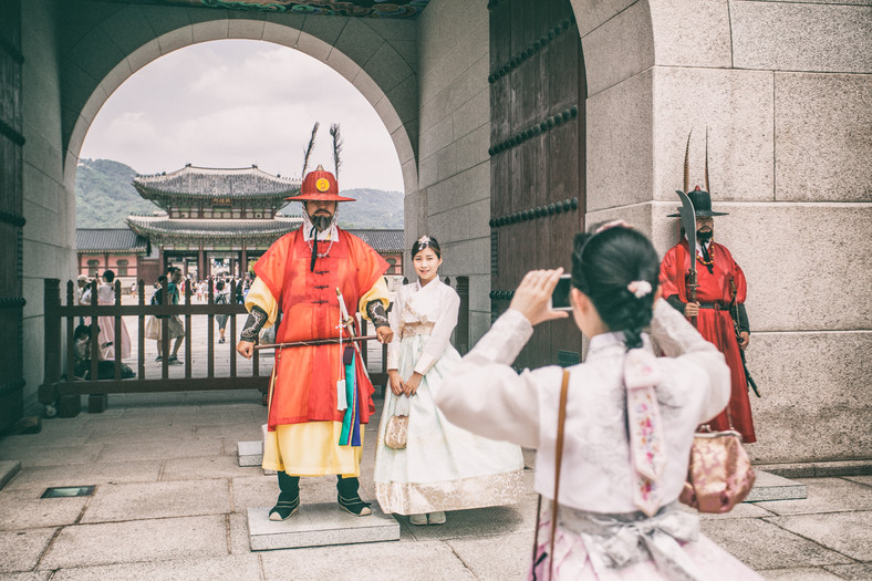 Przed wejściem do Pałacu Gyeongbokgung, Seul