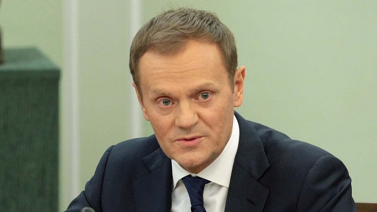 Donald Tusk potwierdził determinację Polski, jeśli chodzi o realizację programu jądrowego. Podkreślił, że był to najważniejszy temat jego spotkań z ministrem gospodarki Waldemarem Pawlakiem i minister rozwoju regionalnego Elżbietą Bieńkowską. Premier nie wykluczył, że rząd będzie rekomendował zwiększenie liczby podmiotów, które mogłyby być - obok Polskiej Grupy Energetycznej - partnerami w realizacji narodowego programu energetyki jądrowej.