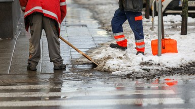 Nowe informacje o śmiertelnym upadku na śliskim chodniku. Rusza śledztwo prokuratury