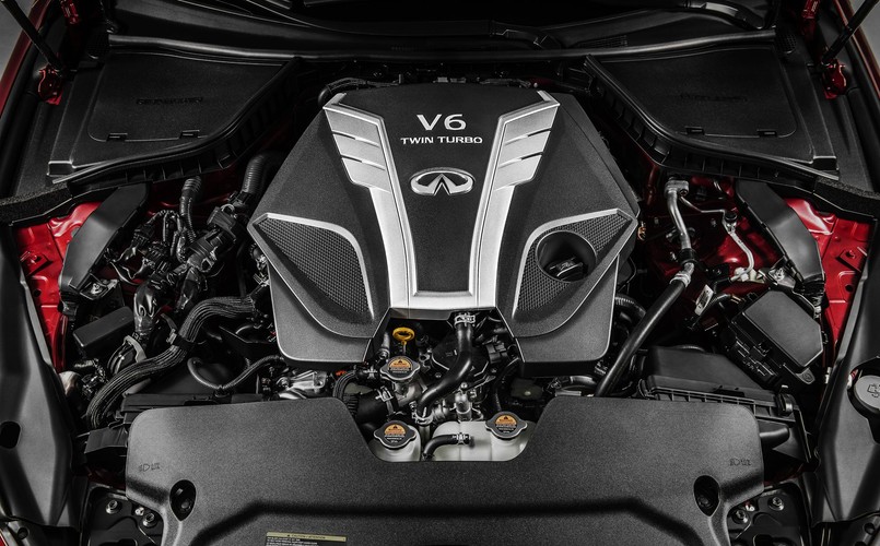 Infiniti wprowadza na rynek nową odsłonę modelu Q50. Inżynierowie japońskiej marki pod karoserię stylowego sedana zaaplikowali garść gadżetów oraz nowy napęd. Ale po kolei…