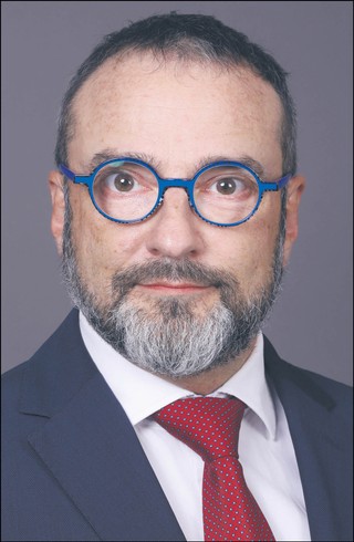 prof. dr hab. Marcin Czech, prezes Polskiego Towarzystwa Farmakoekonomicznego, zasiada w Komitecie Zdrowia Publicznego Polskiej Akademii Nauk, we władzach Polskiego Towarzystwa Koordynowanej Opieki Zdrowotnej oraz Prezydium Rady Ekspertów Rzecznika Praw Pacjenta