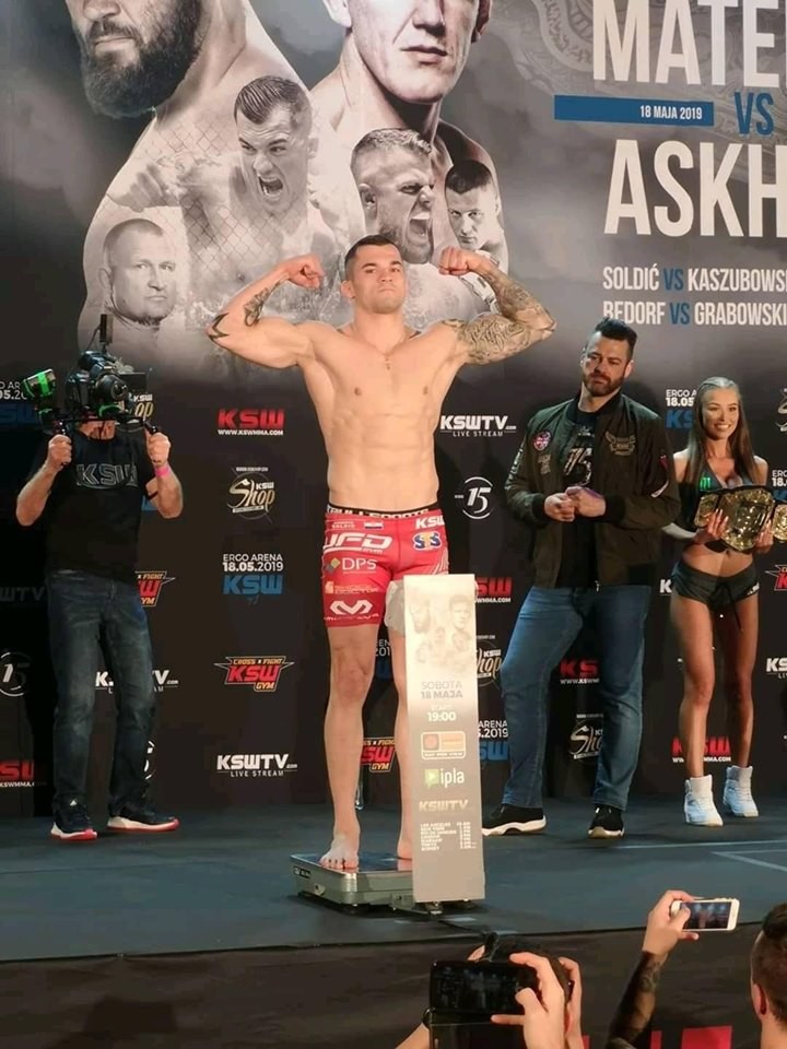 KSW 49: oficjalna ceremonia ważenia