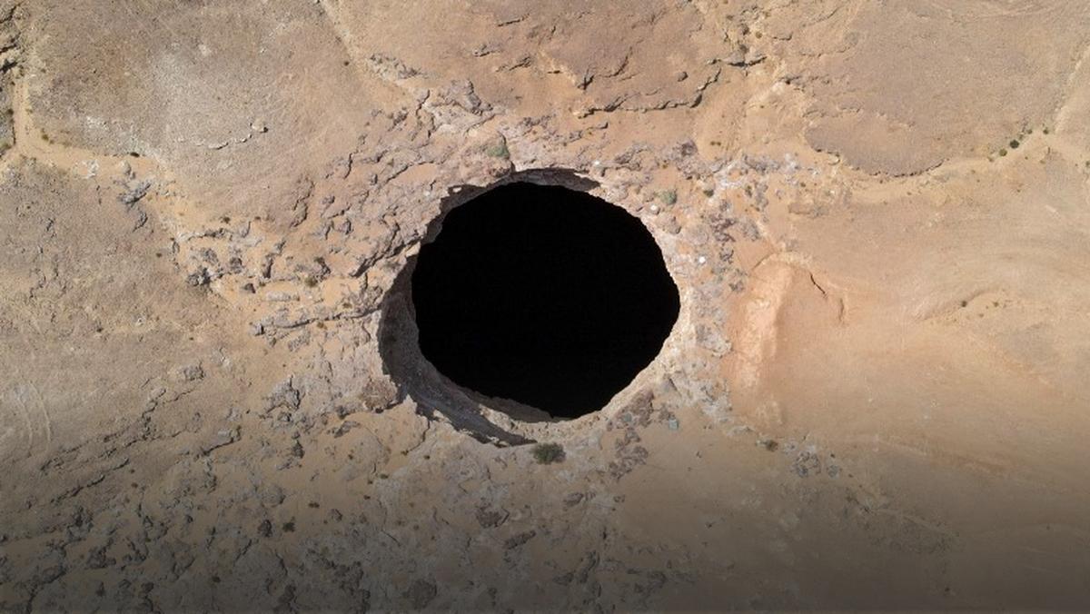 Piekielna Studnia Barhout w Jemenie. Wielka dziura na pustyni