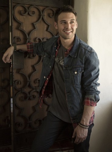 Ryan Guzman w filmie 'Jem and the Holograms'