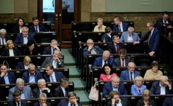 6 partii w Sejmie. Najnowszy SONDAŻ