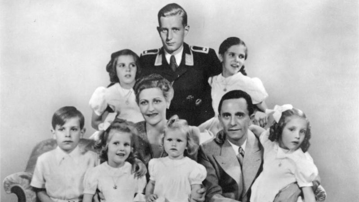 Była nazywana matką narodu niemieckiego. Adolf Hitler stawiał ją Niemkom za wzór. Żona ministra propagandy, Josepha Goebbelsa, urodziła sześcioro dzieci. Miały być one idealnymi obywatelami III Rzeszy. Los chciał inaczej i Magda Goebbels, z doskonałej matki, zmieniła się w najsłynniejszą dzieciobójczynię XX w. Jej życie, od dzieciństwa, aż po samobójczą śmierć, opisała w swojej debiutanckiej powieści Meike Ziervogel.