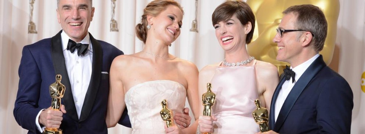 Daniel Day-Lewis, Jennifer Lawrence, Anne Hathaway i Christoph Waltz z Oscarami