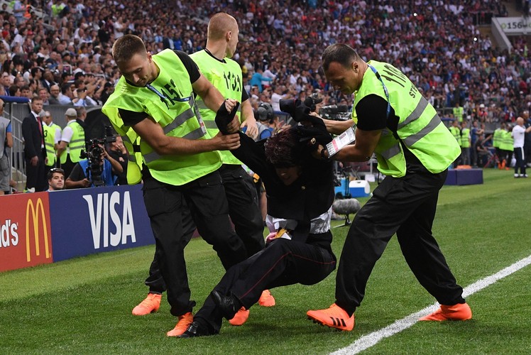 Aktywistki z Pussy Riot przerwały finał mundialu w Rosji. To Putinowi na pewno się nie spodobało