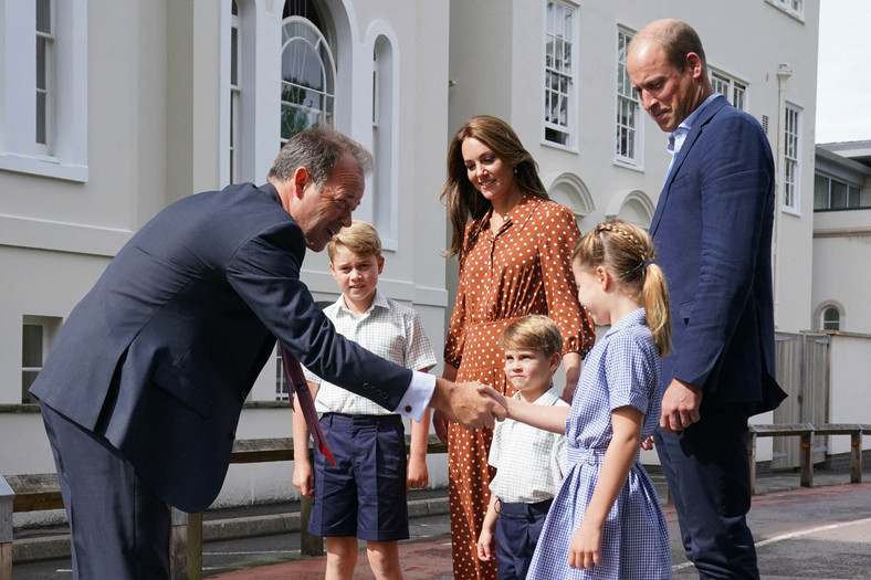 Księżna Kate i książę William z dziećmi w Lambrook School