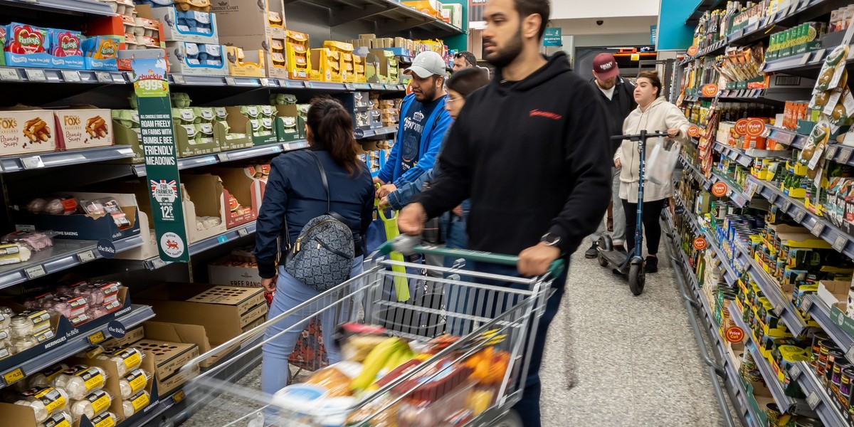 Nowe przepisy ograniczą m.in. promocję niezdrowej żywności w ​​supermarketach.