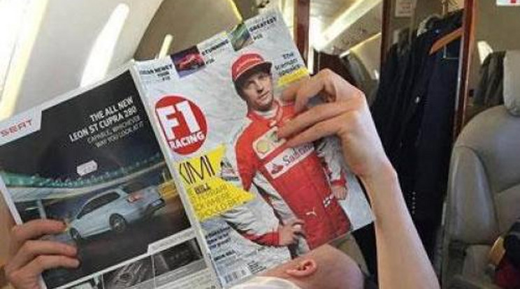 Robin Räikkönen így alszik a papáján - fotó