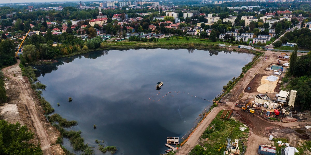 Rekultywują staw Kalina w Świętochłowice. Smród jest okropny