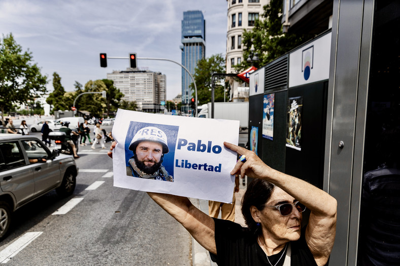 Participante en la manifestación por la liberación de Pablo González frente a la Sección Consular de la Embajada de Polonia en Madrid el 26 de junio de este año.