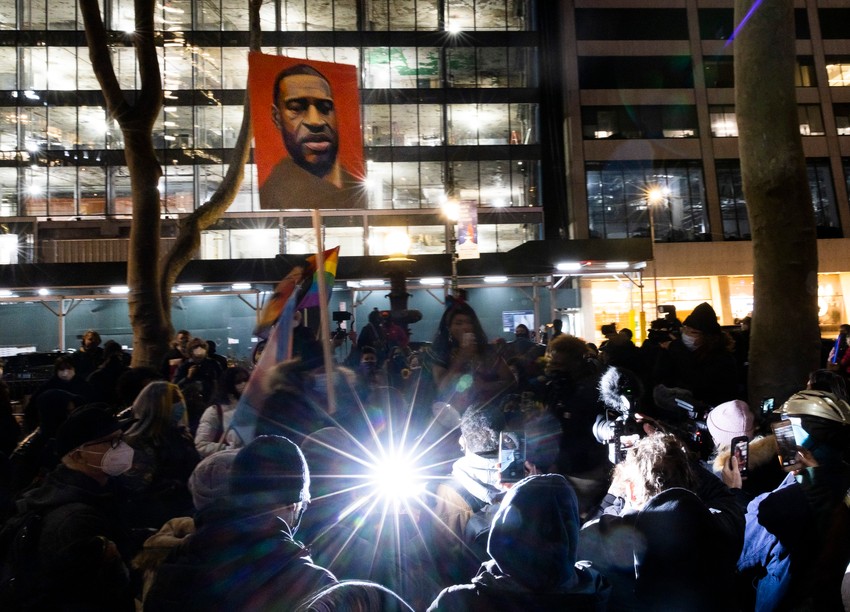 Skup ispred sudnice u Njujorku