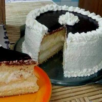 Emeletes Bounty-torta