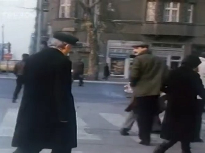 Duško Radović u šetnji Beogradom