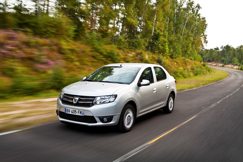 Dacia Logan pojawiła się w 2004 roku i z miejsca stała się międzynarodowym przebojem. Samochody sprzedawane na ponad 50 rynkach całego świata. Do dziś kierowcy kupili sobie ponad 2,5 mln loganów. Producent postanowił kontynuować dobrą passę i zmodernizował ten model…